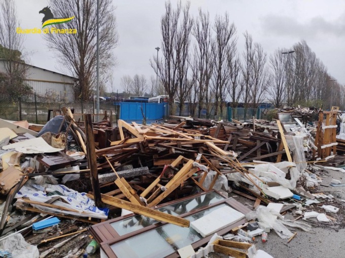 VITERBO: SEQUESTRATE DUE DISCARICHE ABUSIVE