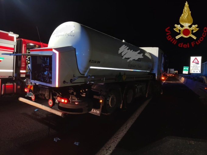 FROSINONE: COLTO DA INFARTO EVITA UNA STRAGE, MUORE CAMIONISTA-EROE