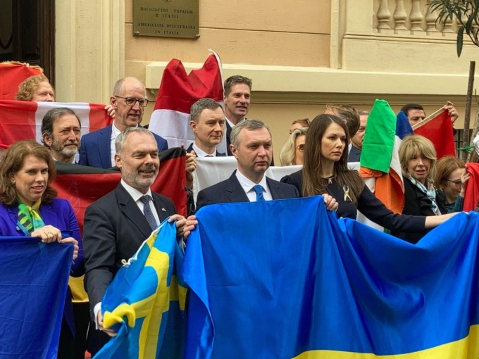 GUERRA IN UCRAINA: LA SOLIDARIETA’ DEGLI AMBASCIATORI IN ITALIA