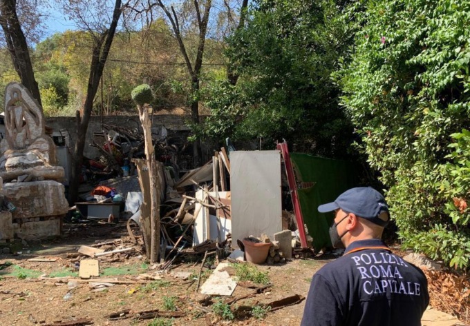 ROMA: DISCARICA ABUSIVA DI RIFIUTI PERICOLOSI AL TESTACCIO, IDENTIFICATI I RESPONSABILI