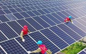 Cina: industria fotovoltaica registra robusta espansione nel 2022