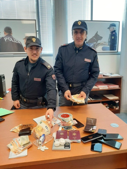 GAETA: SPACCIO DI DROGA, DUE ARRESTI DELLA POLIZIA
