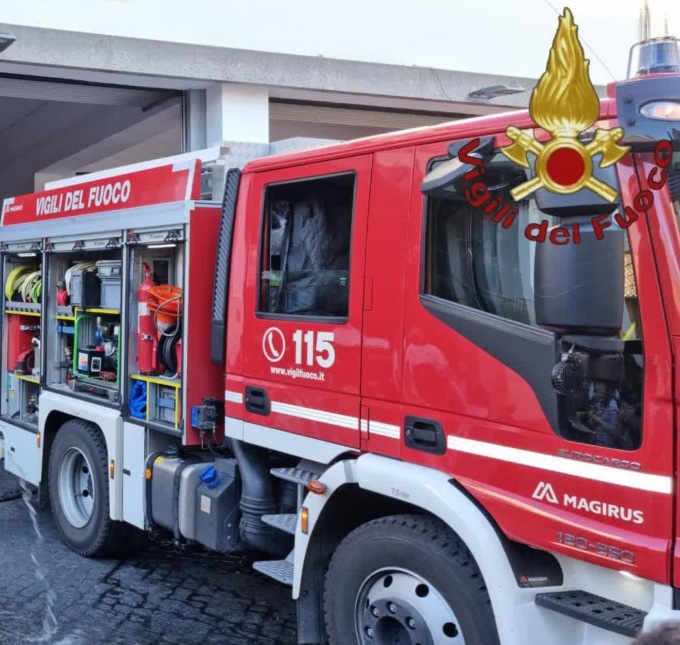 ROMA: INCENDIO IN CASA, QUATTRO PERSONE INTOSSICATE