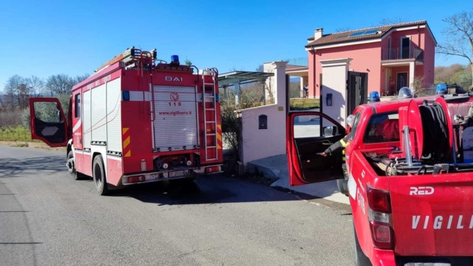 VASANELLO: RIMANE INCASTRATO CON UNA GAMBA NEL MOTOCOLTIVATORE