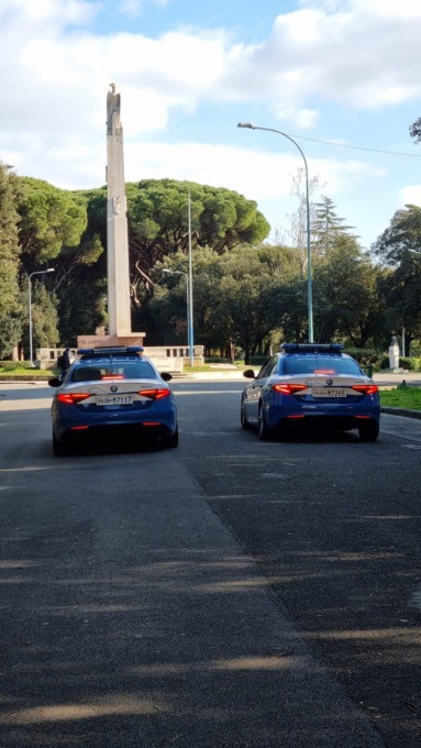 LATINA: SORPRESO A RUBARE UN CICLOMOTORE, AGGREDISCE IL PROPRIETARIO