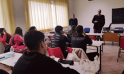 LATINA: EDUCAZIONE STRADALE, LA POLIZIA INCONTRA GLI STUDENTI