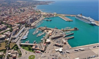 Violenze sessuali a scuola, ai domiciliari un prof di Frosinone: choc a Civitavecchia