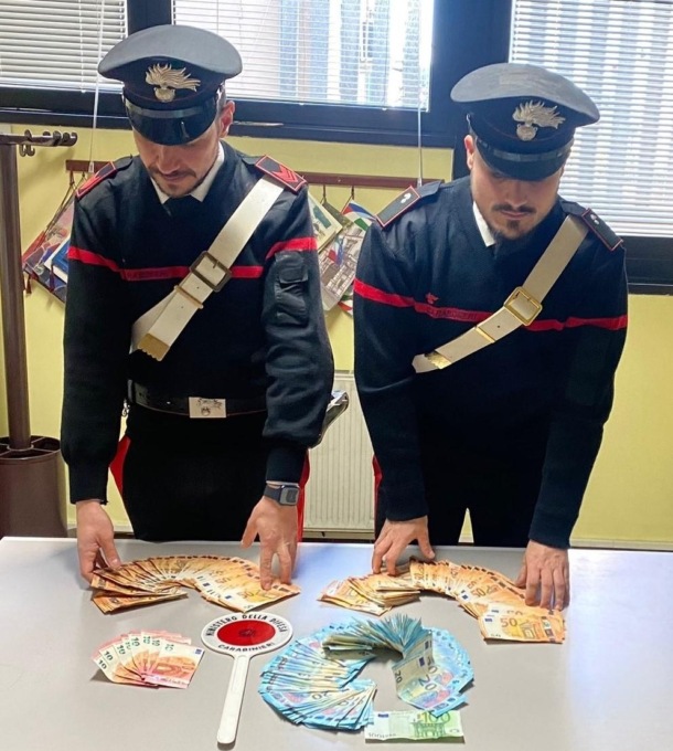 ROMA: CON LA DROGA NEL REGGISENO, ARRESTATA