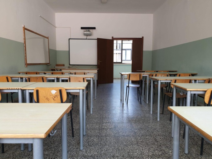 GUIDONIA: DANNEGGIANO LA SCUOLA, DENUNCIATI 8 STUDENTI MINORENNI