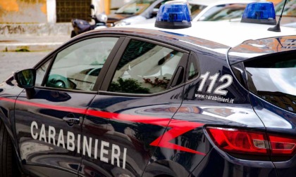ROMA: DA' FUOCO ALLA STANZA DEL B&B A VALMONTONE E SI PRESENTA IN CASERMA, ARRESTATA
