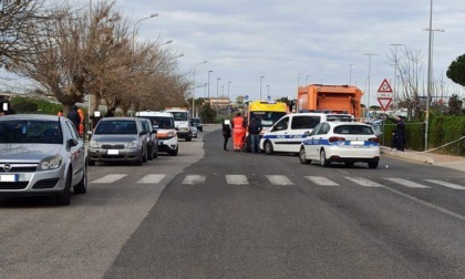 LADISPOLI: TRAVOLTA E UCCISA DAL CAMION DELLA NETTEZZA URBANA, AUTISTA SOTTO SHOCK