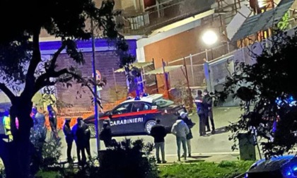 ROMA: UCCISO DAVANTI CASA