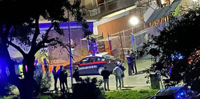 ROMA: UCCISO DAVANTI CASA