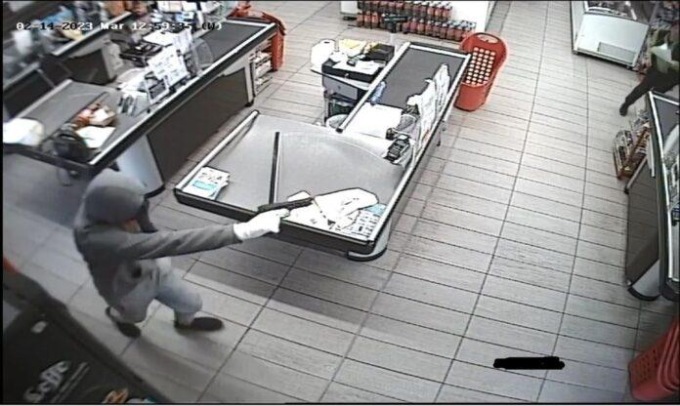 MORLUPO: RAPINA AL MARKET, PRESI DUE GIOVANISSIMI