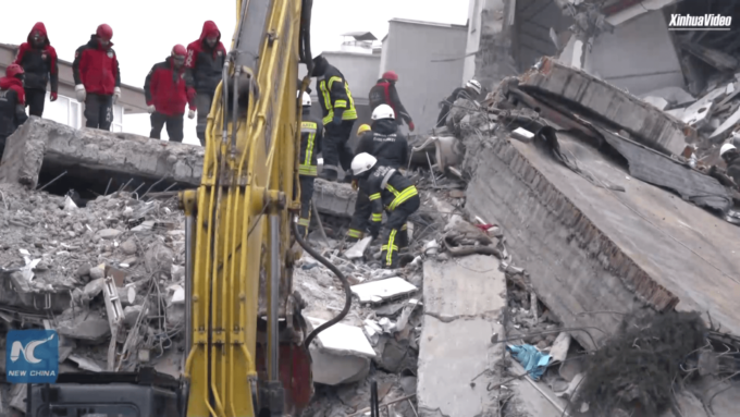 Turchia: Erdogan, risposta a terremoto torna a normalità dopo primi problemi