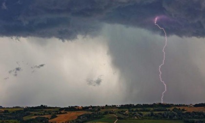 Cina: rinnovata allerta blu per gravi fenomeni meteo convettivi