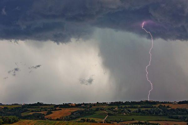 Cina: rinnovata allerta blu per gravi fenomeni meteo convettivi