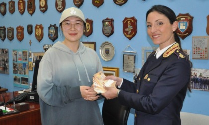 LATINA: SETTANTENNE TROVA PORTAFOGLI CON 1.850 EURO, LA POLIZIA LO RESTITUISCE AD UNA STUDENTESSA CINESE