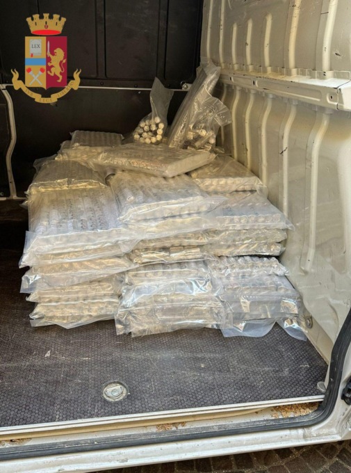 ROMA: 500 CHILI DI DROGA TRA IL PELLET, DUE ARRESTI