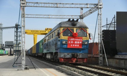 Cina: Pechino inaugura primo servizio treni merci diretto verso Europa