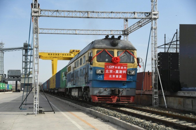 Cina: Pechino inaugura primo servizio treni merci diretto verso Europa