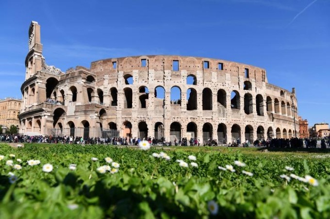 <strong>SCENE PRIMAVERILI A ROMA (1)</strong>