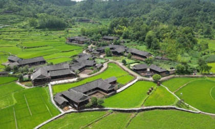 Cina: Hunan, palafitte nell’antico villaggio di Shiyanping (1)