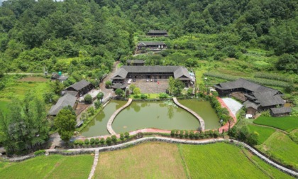 Cina: Hunan, palafitte nell'antico villaggio di Shiyanping (2)