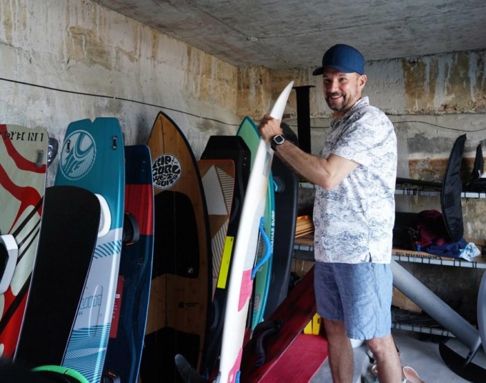 Cina: imprenditore russo crea marchio di surf a Boao (1)