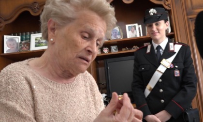 ROMA: NARCOTIZZAVANO ANZIANI PER RAPINARLI, RICONSEGNATE LE FEDI AD UNA DELLE VITTIME