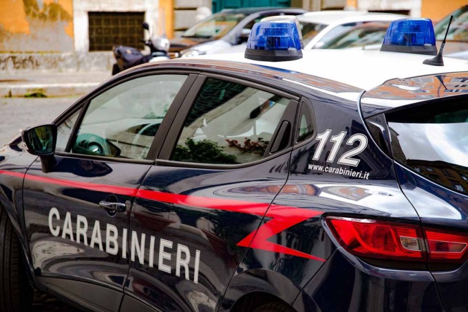 LATINA: FALLITO IL COLPO IN BANCA CON L’AUTO ARIETE