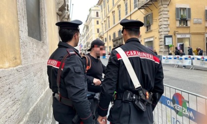 ROMA: FURTI AI TURISTI TRA I TAVOLI DEI BAR E DEI RISTORANTI IN CENTRO, 4 ARRESTI
