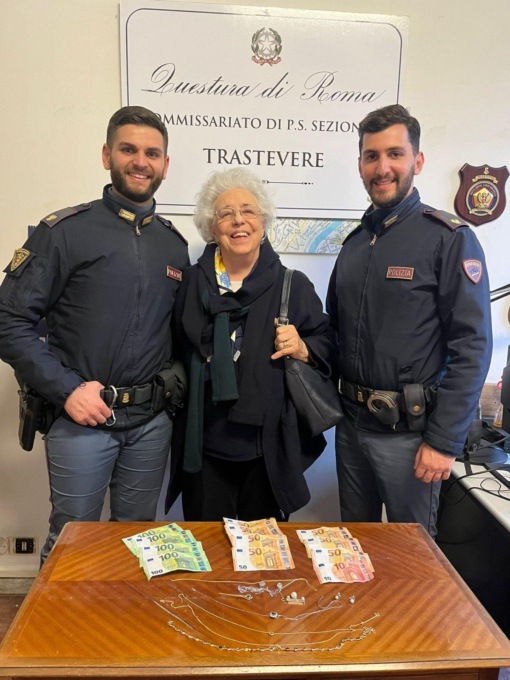 ROMA: ANZIANO SVENTA TRUFFA, IN MANETTE DUE FRATELLI