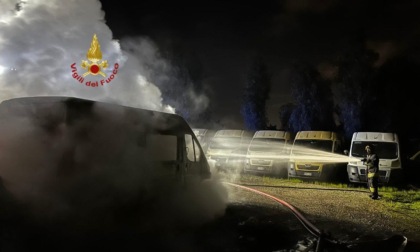 ROMA: INCENDIATI 22 SCUOLABUS