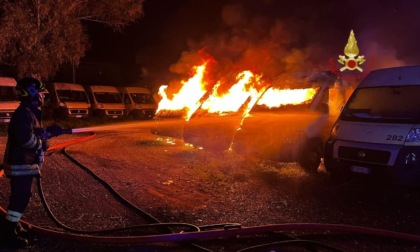 ROMA: A FUOCO 22 SCUOLABUS