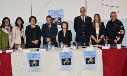 MINTURNO/FORMIA: PRETENDIAMO LEGALITA', LA POLIZIA A SCUOLA