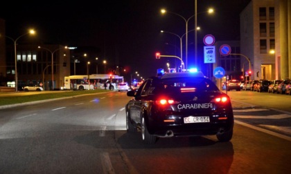 ROMA: ACCOLTELLA LA COMPAGNA E LA LASCIA FERITA A TERRA, ARRESTATO PER TENTATO OMICIDIO