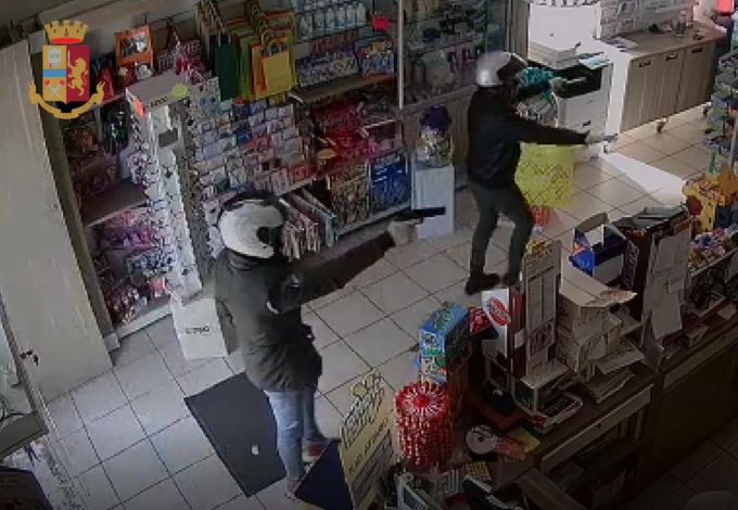 ROMA: RAPINA IN TABACCHERIA, UN ARRESTO