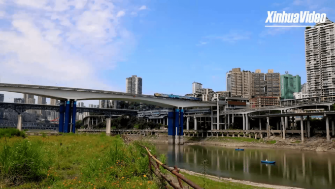Cina: Chongqing, viaggio in treno nello splendore primaverile