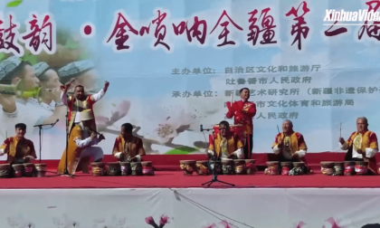 Cina: concorso di strumenti musicali popolari tenuto nello Xinjiang