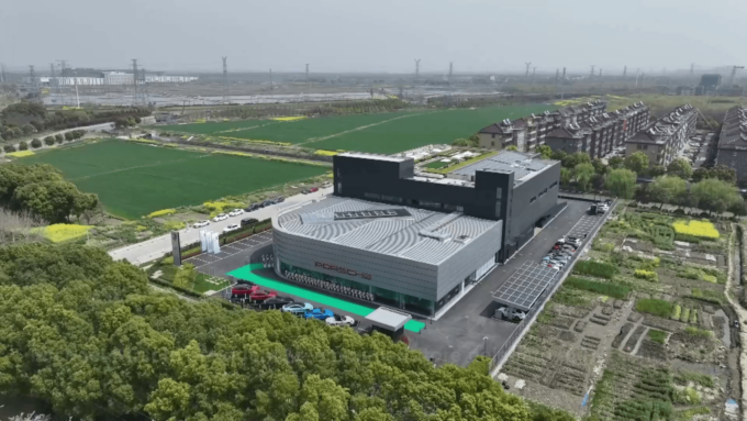 Auto: Porsche aumenterà impronta di sviluppo in Cina