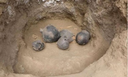 Cina: Tibet, trovata prima tomba scavata in grotta di 3.000 anni fa