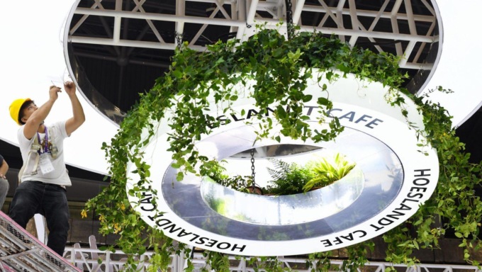 Cina: Haikou, preparativi per International Consumer Products Expo (1)