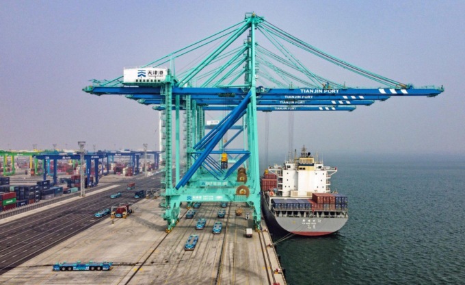 Cina: azienda realizzerà 16 grandi navi portacontainer per Francia