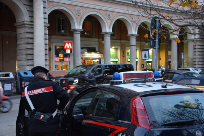 ROMA: CONTROLLI NEL CENTRO STORICO, TRE ARRESTI E 16 DENUNCE