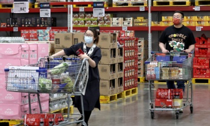 Cina: Pudong pubblica piano per costruire centro consumo internazionale