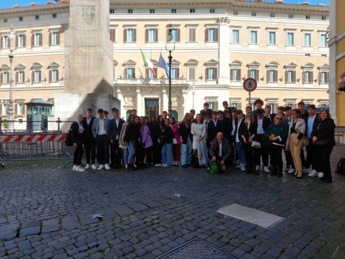 SABAUDIA: GLI STUDENTI DELL’ ISTITUTO “RITA LEVI MONTALCINI” A MONTECITORIO