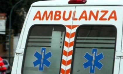 Scontro tra un'auto e una moto, resta grave il centauro