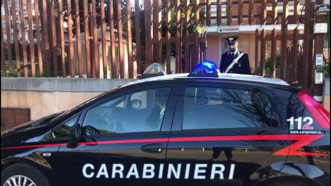 ROMA: RAPINE CON COLTELLO E MARTELLO, IN MANETTE