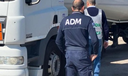 FONDI / SS COSMA E DAMIANO: GASOLIO CONTAMINATO, SEQUESTRATI 26 MILA LITRI